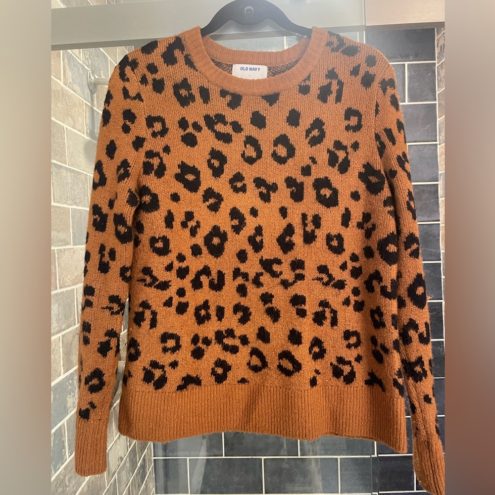 Old Navy comfy brown and black cheetah print sweater . Gently worn .